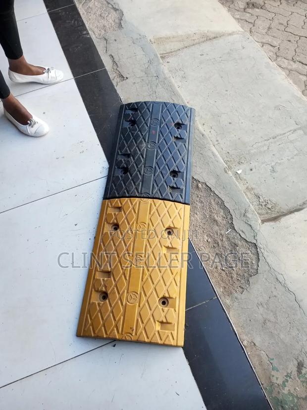 Reflective, Speed Bumb Rubber. - thumbnail 2