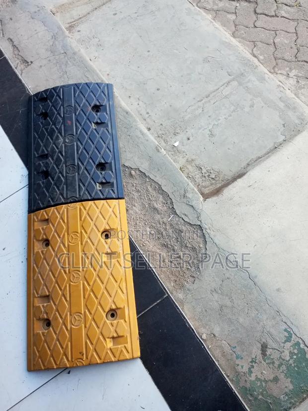 Reflective Rubber, Speed Bump - thumbnail 2