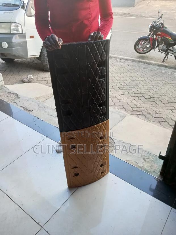 Stripped/ Reflective Speed Bump Rubber
