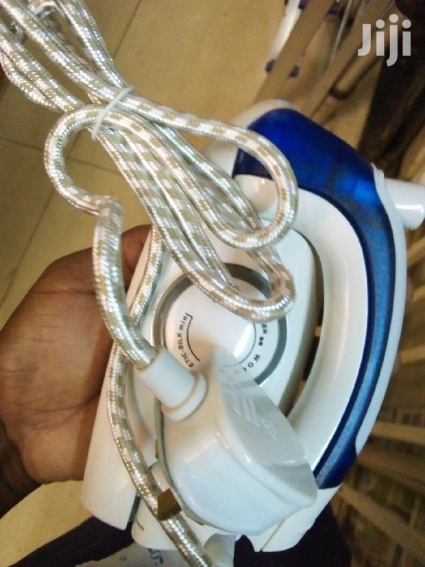 Travel Iron Box - thumbnail 2