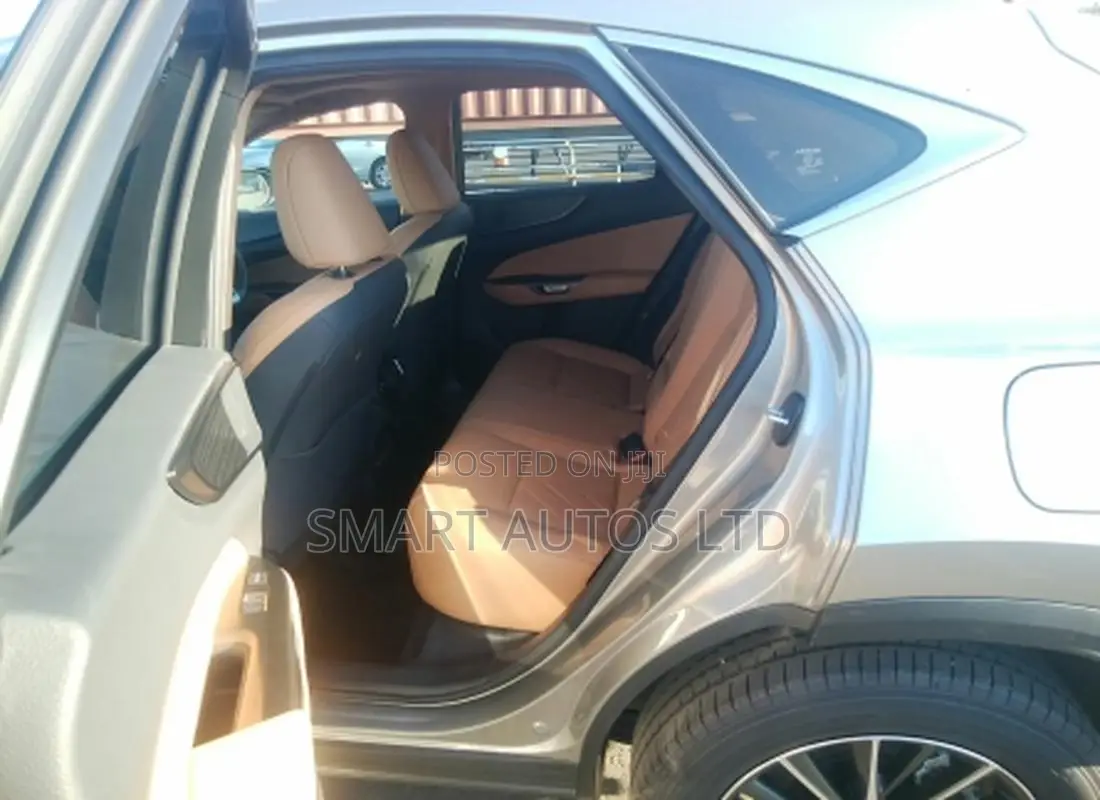 Lexus NX 2022 Silver