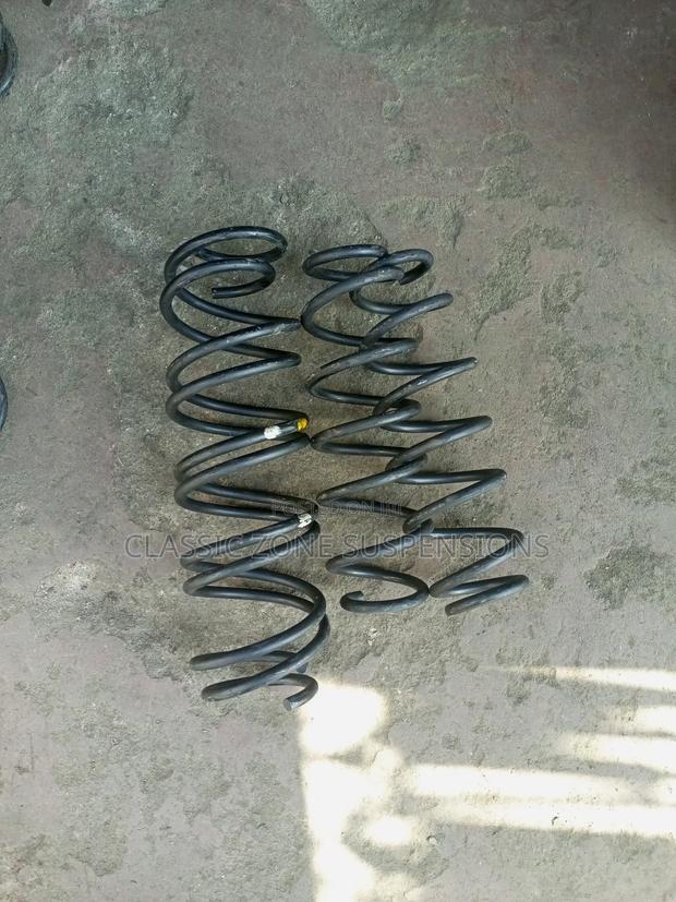Toyota Vitz Springs - main view