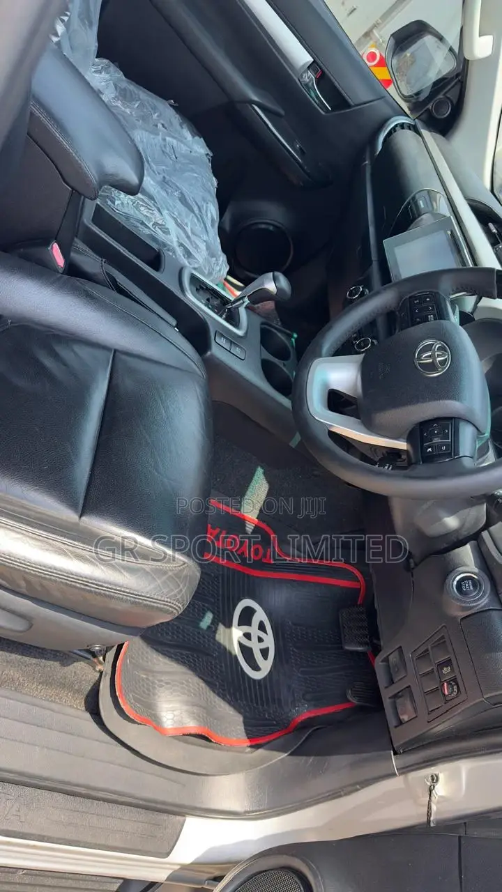 Toyota Hilux Revo Double Cab Deisel 2.8 AWD 2017 Silver