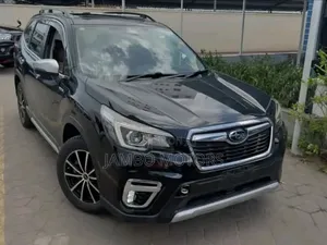 Subaru Forester Premium AWD 2019 Black