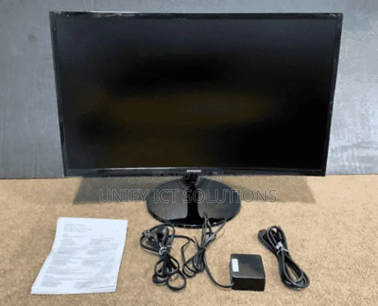 Samsung 24" Essential Curved Monitor