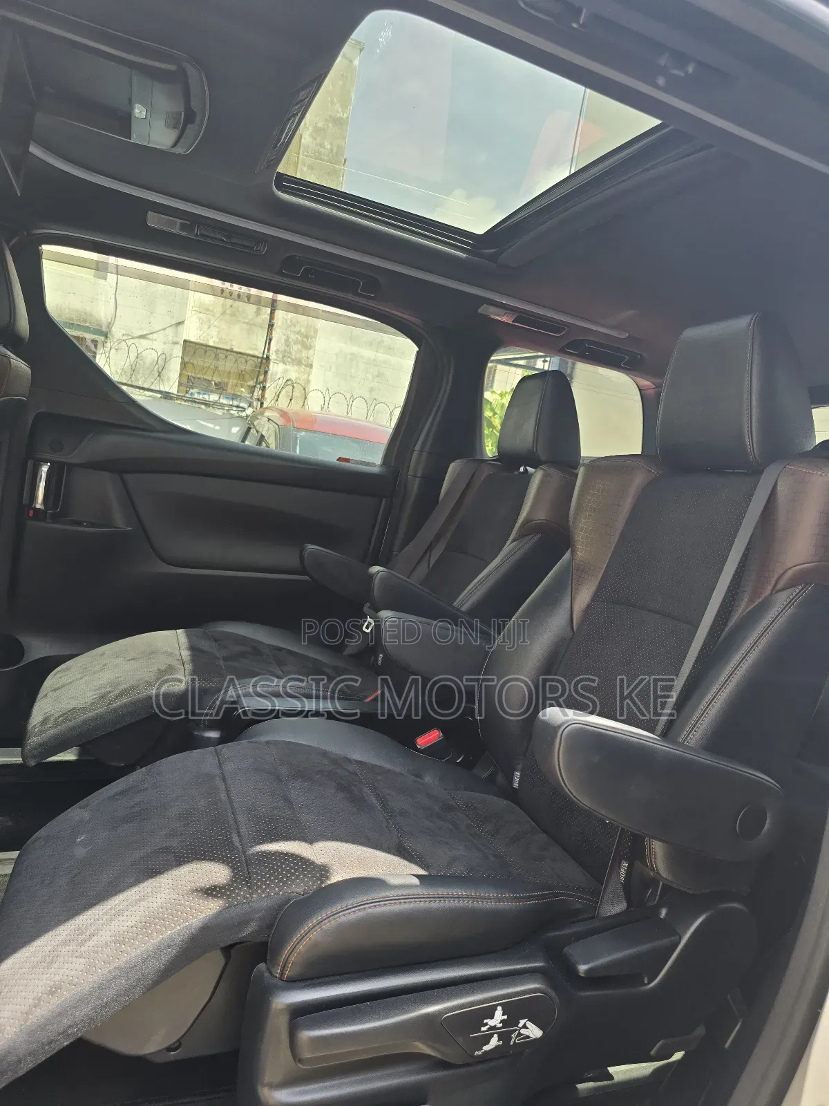 Toyota Alphard 2.5 Petrol FWD 2018 White