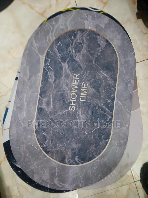 Bathroom Rubber Antislip Mats Available - thumbnail 2