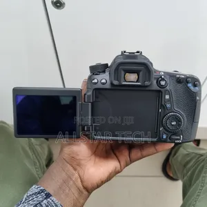 Canon EOS 70D DSLR Camera With 18-55mm