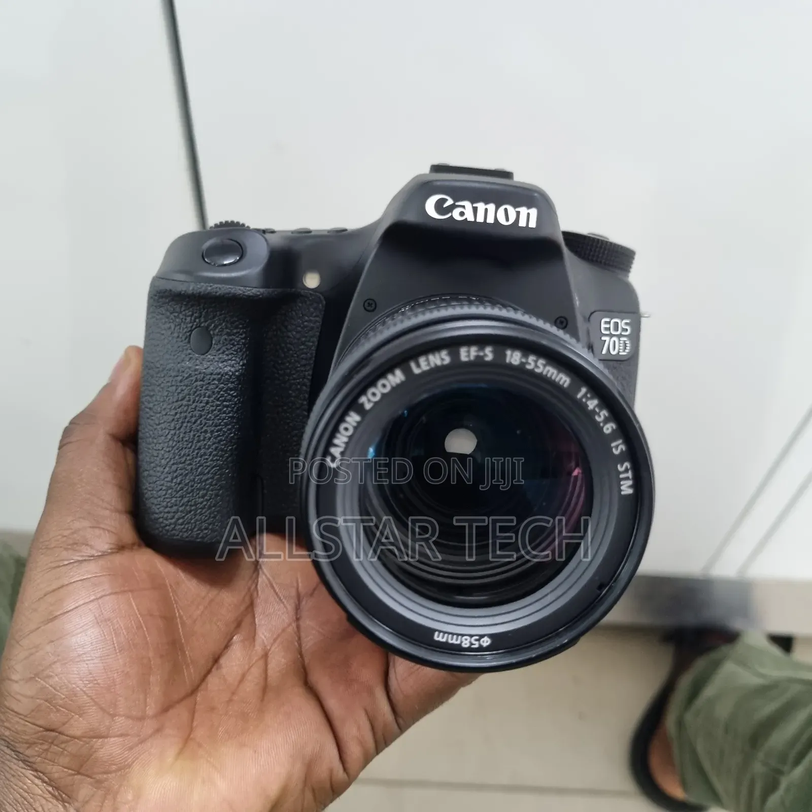 Canon EOS 70D DSLR Camera With 18-55mm