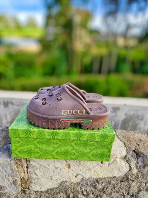 Unisex Gucci Shoes