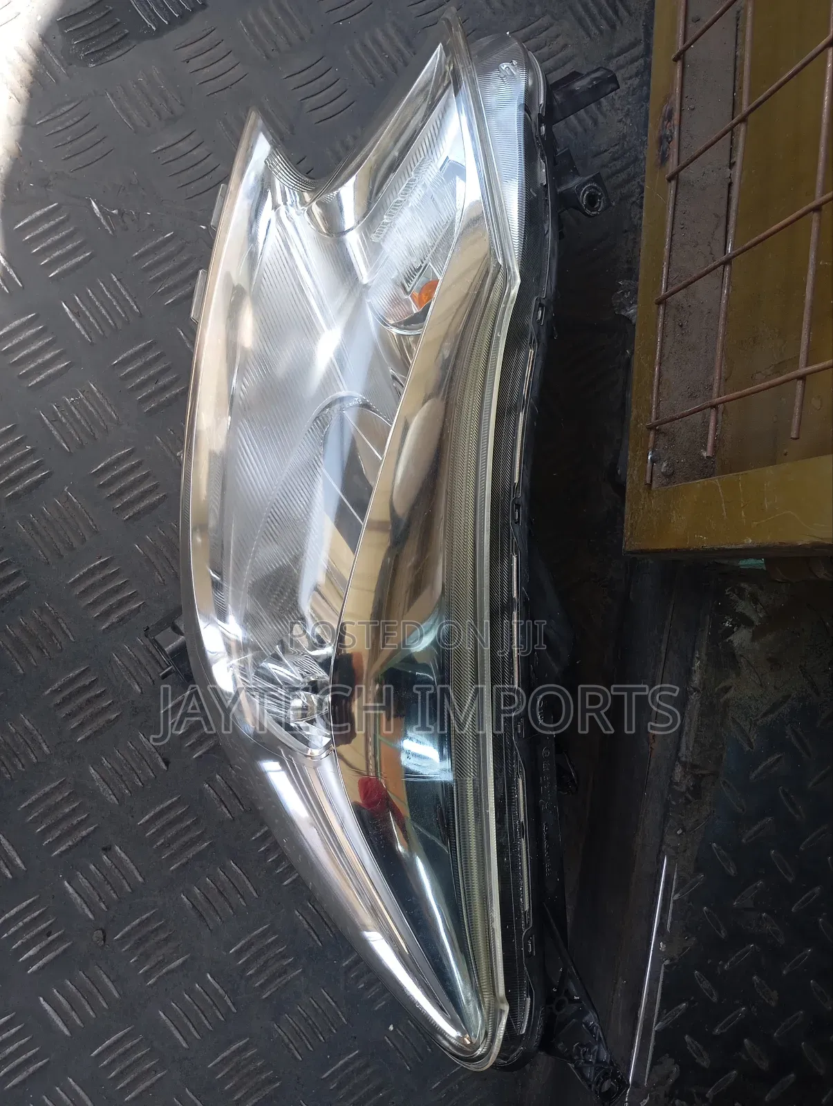 Nissan Note Headlight