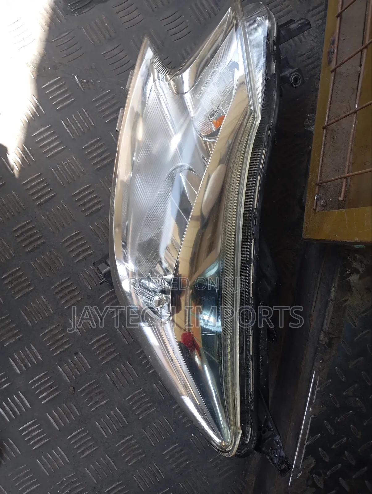 Nissan Note Headlight