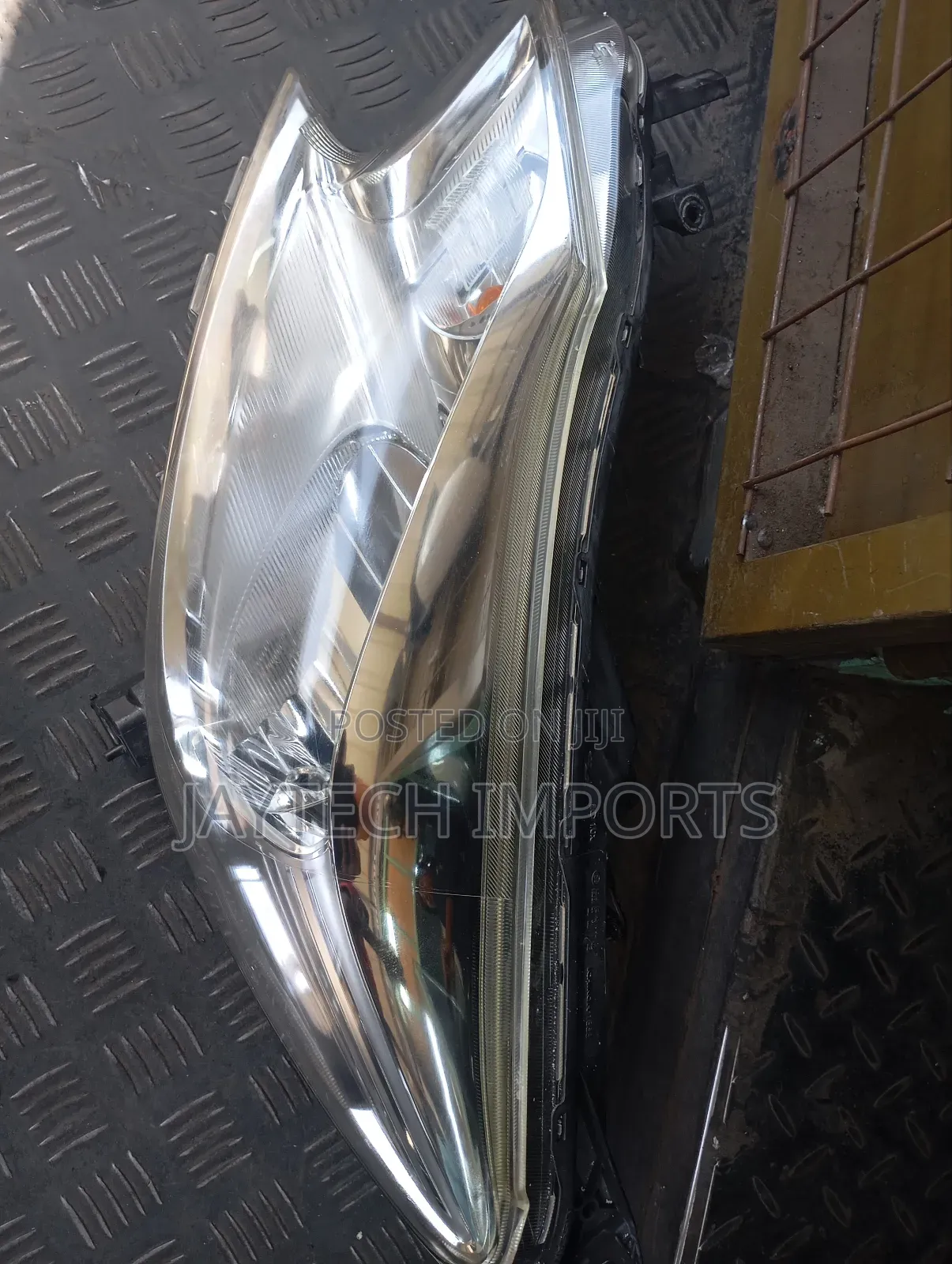 Nissan Note Headlight