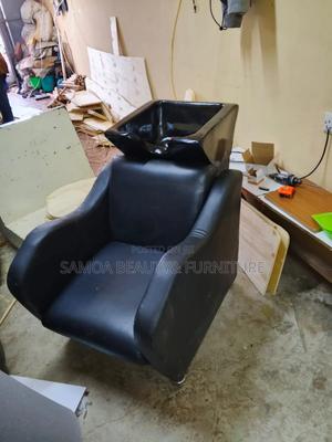 Salon Seat With Sink - main view