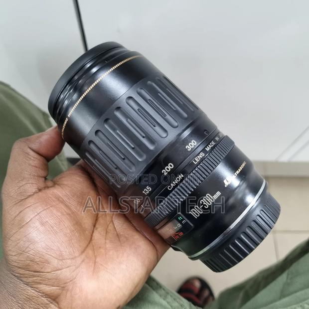 Canon 100-300mm F/4.5-5.6 USM Autofocus Lens