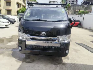 Toyota HiAce 2018 Black