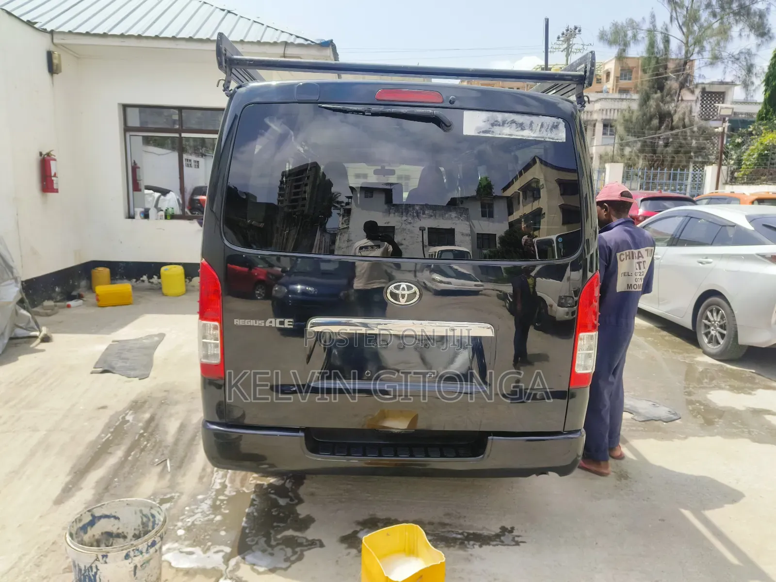 Toyota HiAce 2018 Black
