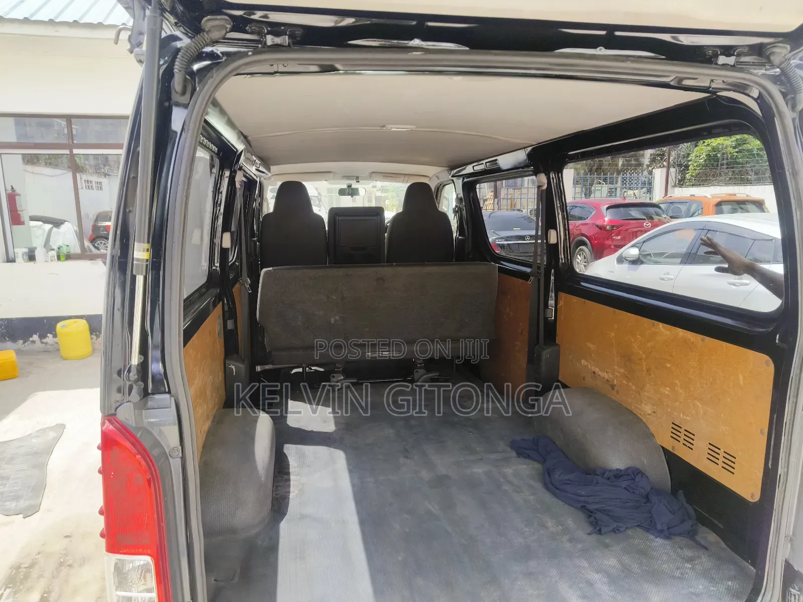 Toyota HiAce 2018 Black