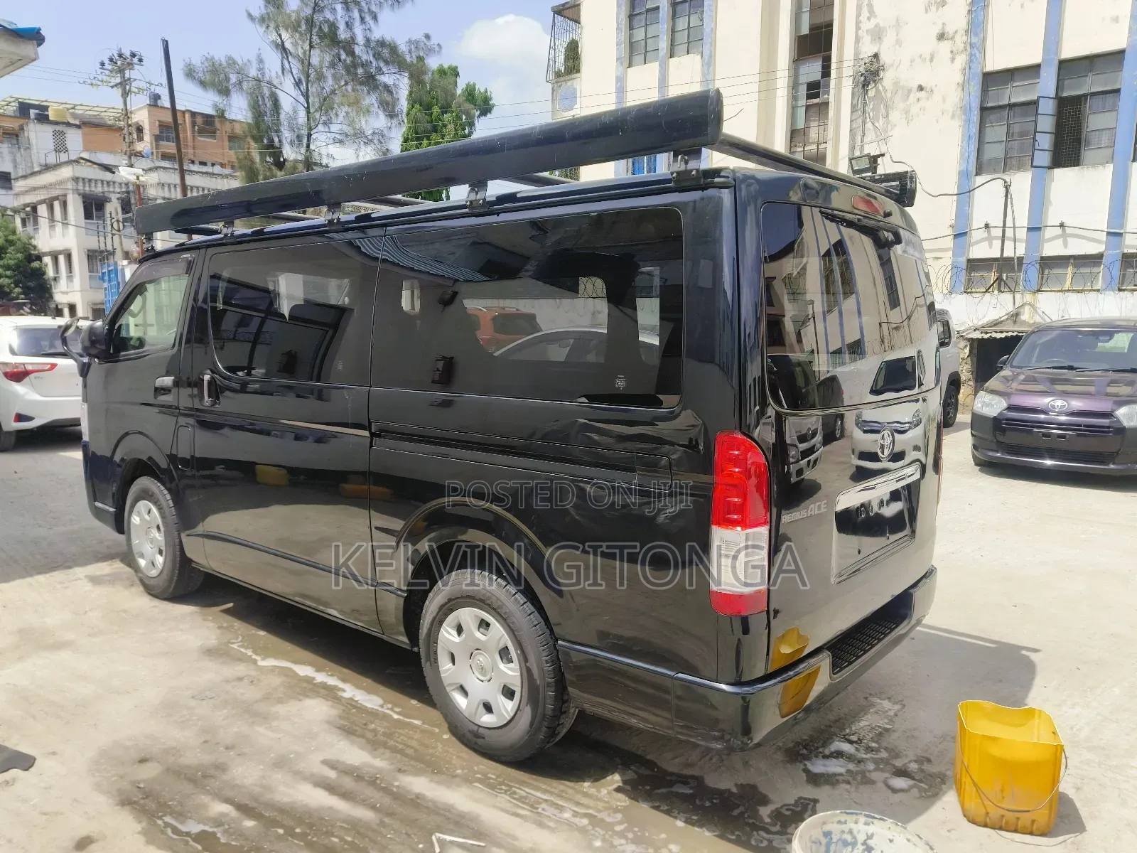 Toyota HiAce 2018 Black