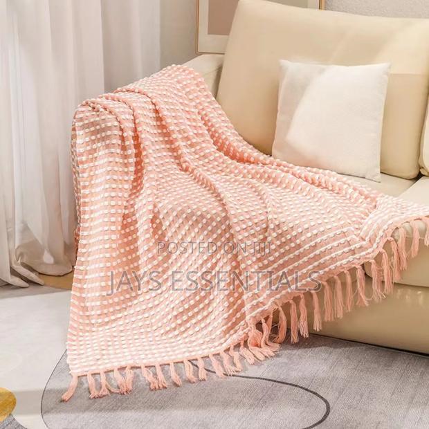 Knitted Throw Blanket - thumbnail 2