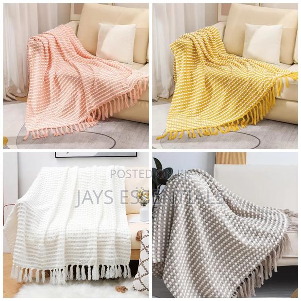 Knitted Throw Blanket - thumbnail 4