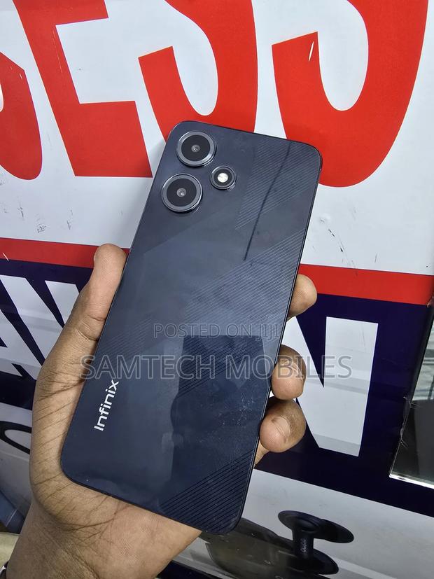 Infinix Hot 30 Play 128 GB Black - thumbnail 3
