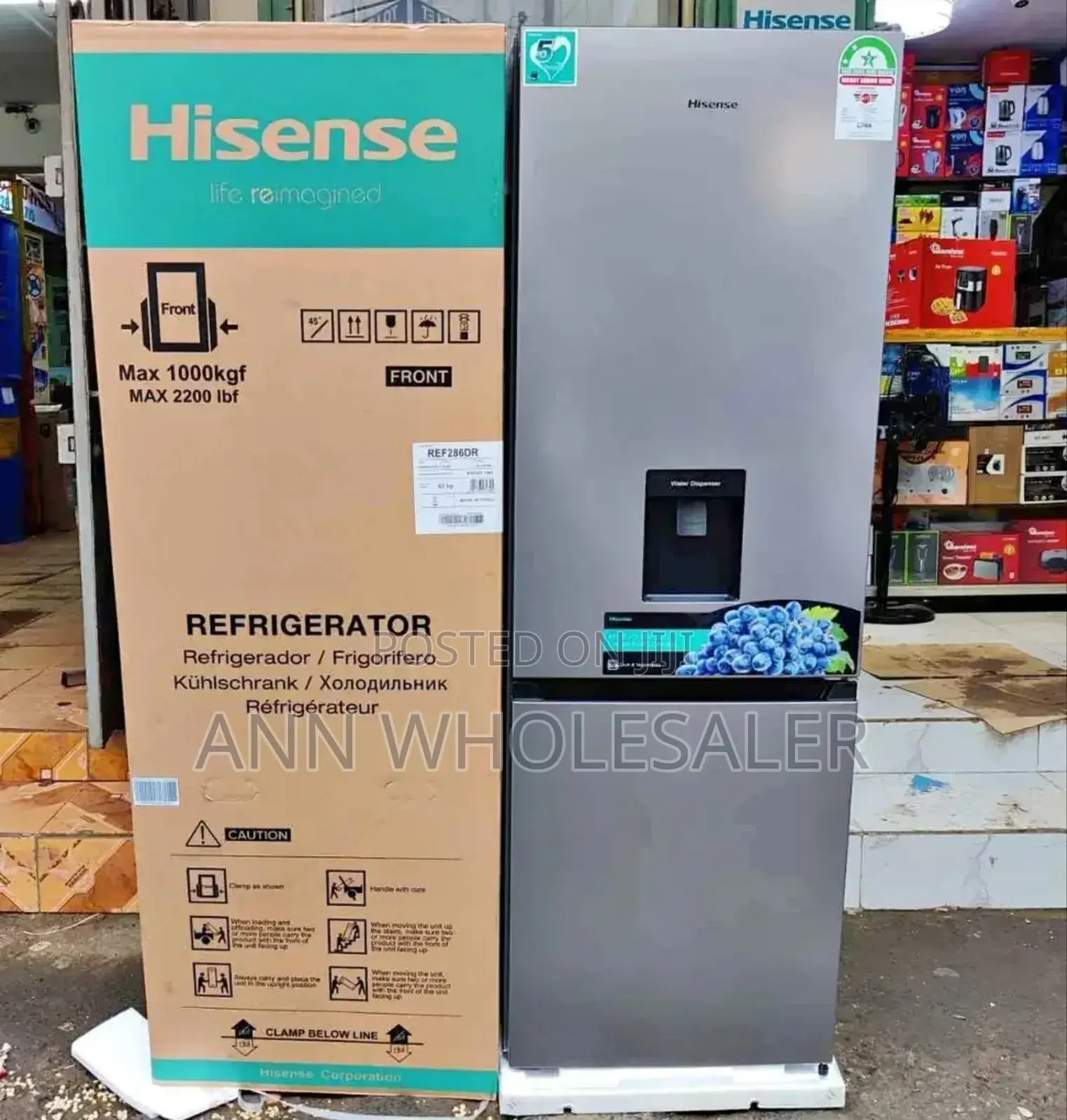 Fridge-Hisense-With-Dispenser-292l-and-Adjustable-Shelves
