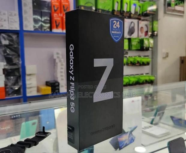 New Samsung Galaxy Z Flip6 256 GB Black - main view