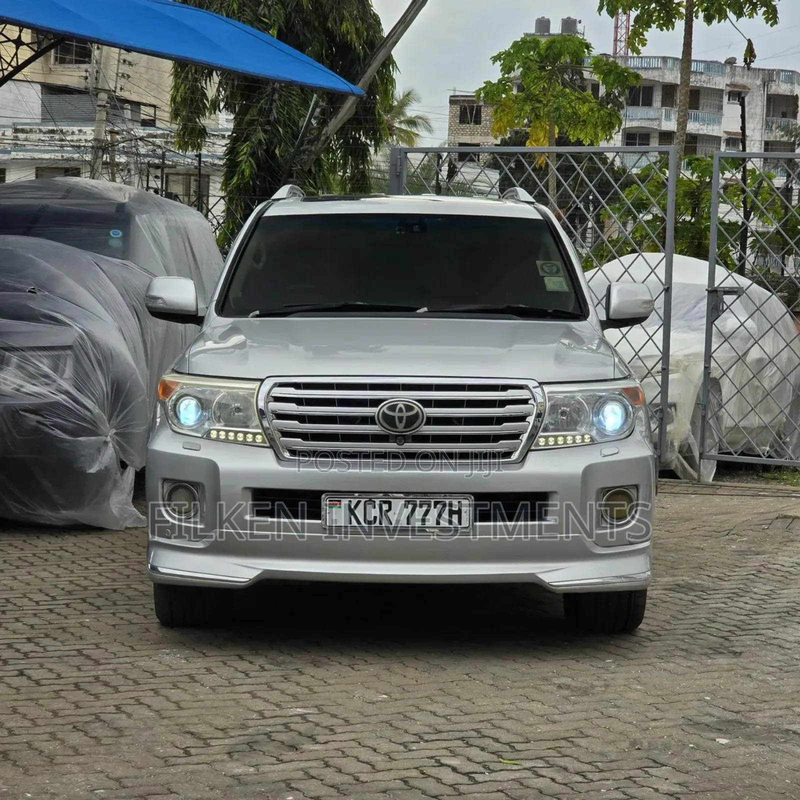 Toyota Land Cruiser 4.6 V8 ZX 2012 Silver