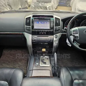 Toyota Land Cruiser 4.6 V8 ZX 2012 Silver