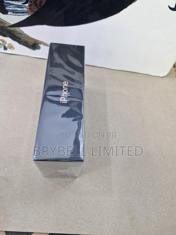 New Apple iPhone 11 Pro Max 256 GB Gold - thumbnail 3