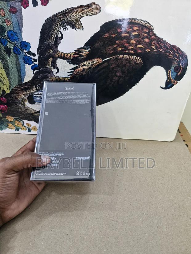 New Apple iPhone 11 Pro Max 256 GB Gold - thumbnail 4