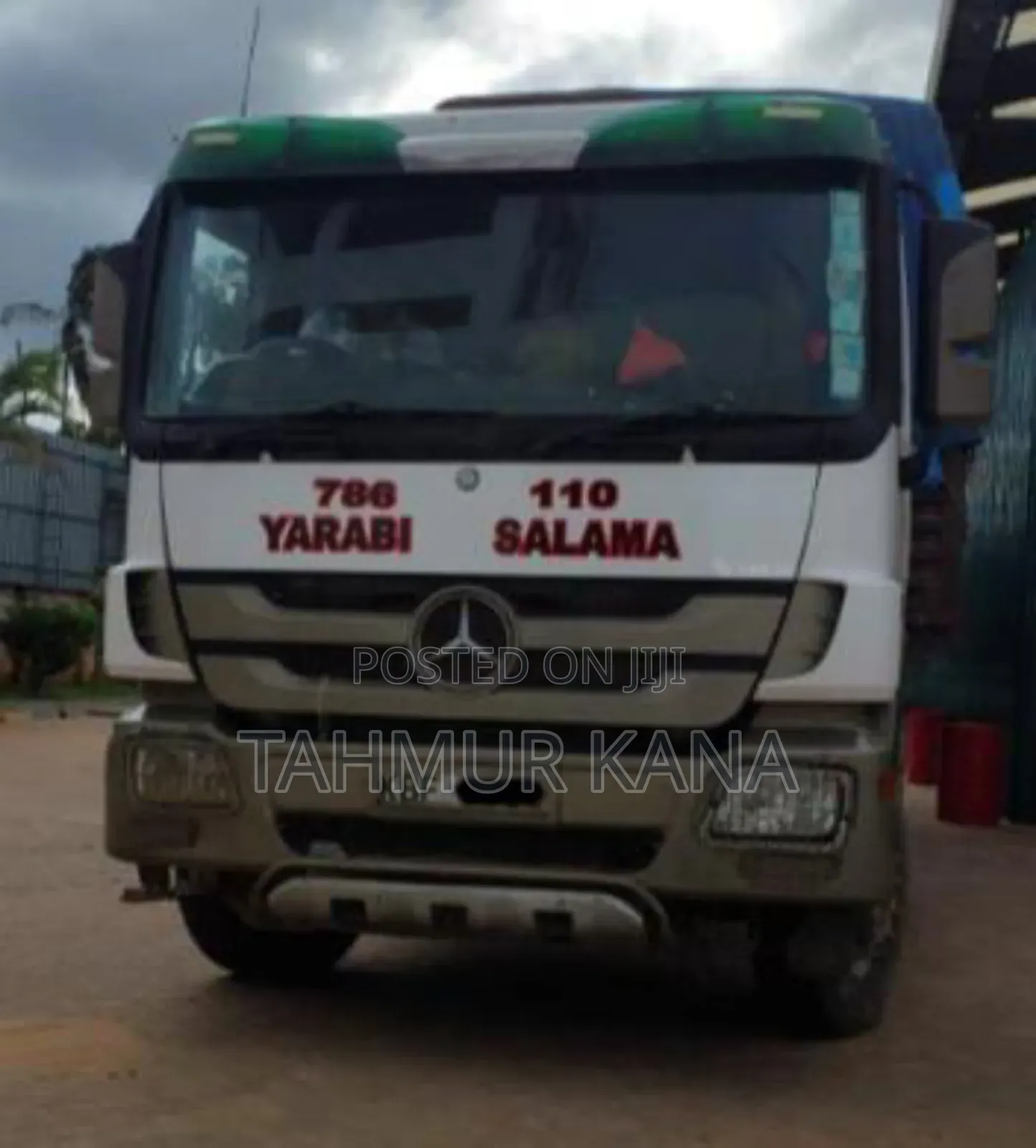 Truck Mercedes-Benz