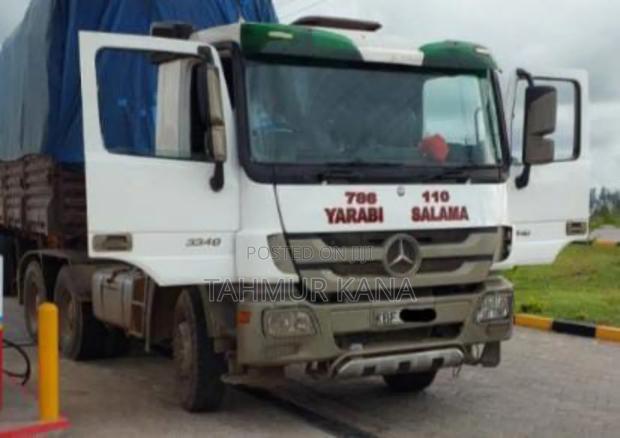 Truck Mercedes-Benz - thumbnail 5
