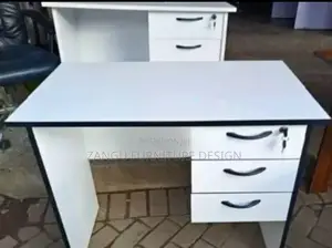 Trendsetting Office Desk
