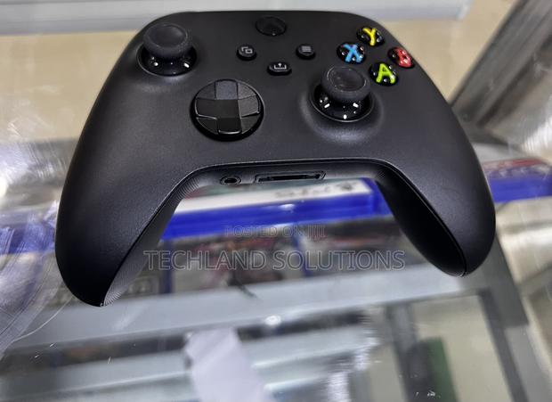 Well Used Xbox Series X Pad - thumbnail 2
