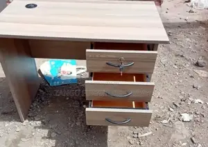 Spiffy Office Desk