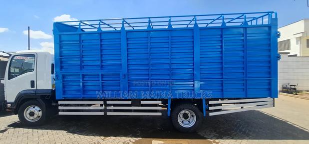 Isuzu 4 FRR 90 2025 White - thumbnail 3