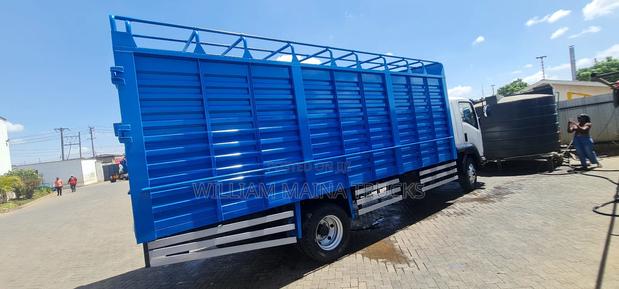 Isuzu 4 FRR 90 2025 White - thumbnail 4