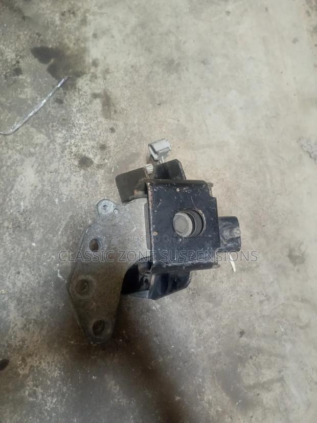 Suzuki Swift Engine Mount
