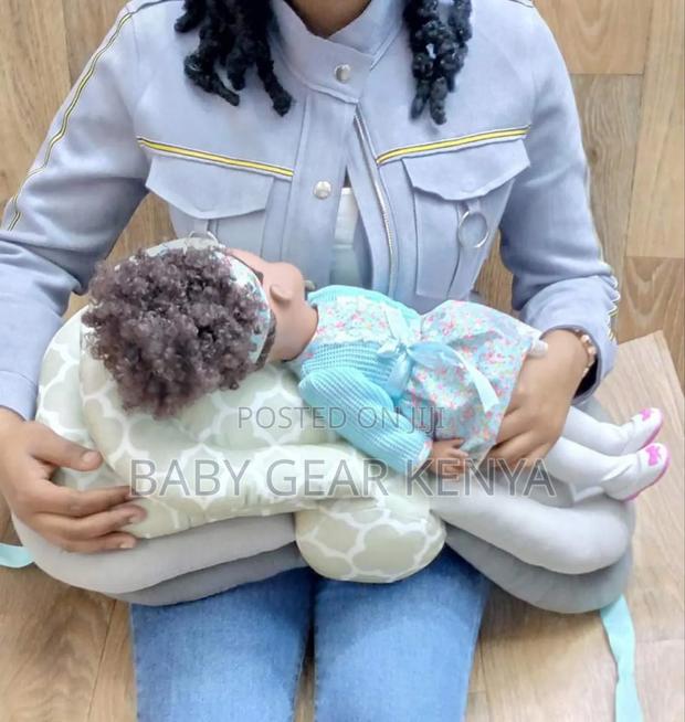 Nursing Pillow.With Layers - main view