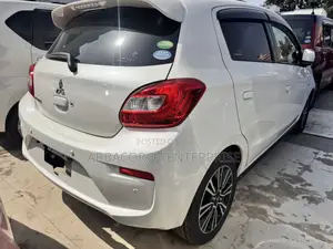 Mitsubishi Mirage ES 2018 Pearl