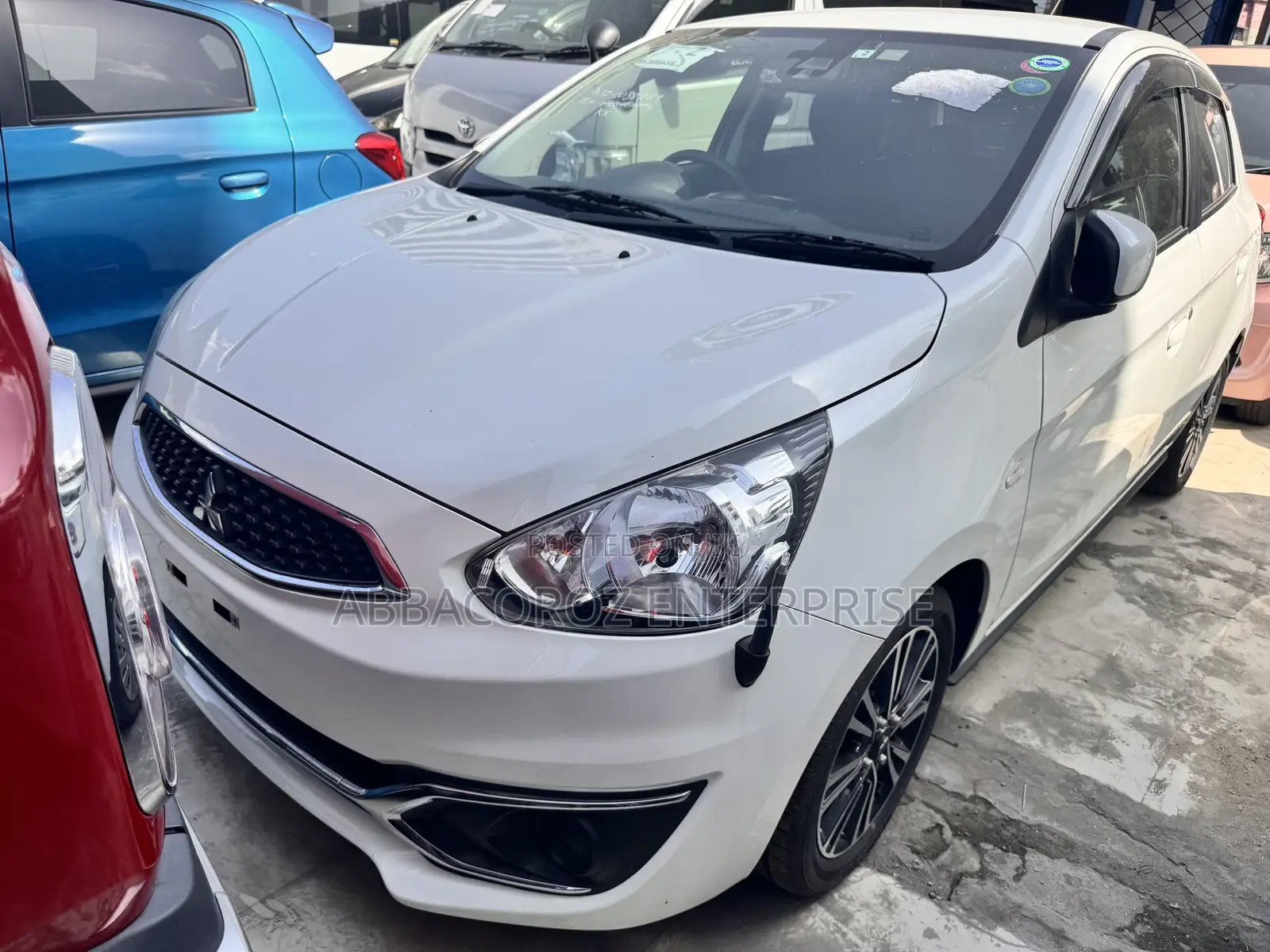 Mitsubishi Mirage ES 2018 Pearl