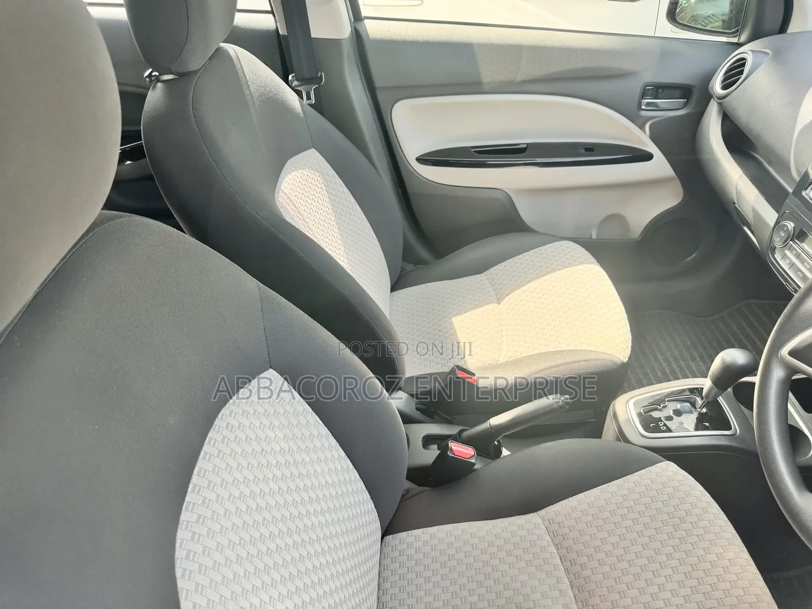 Mitsubishi Mirage ES 2018 Pearl