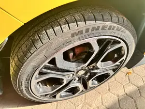 Suzuki Swift 2018 Yellow