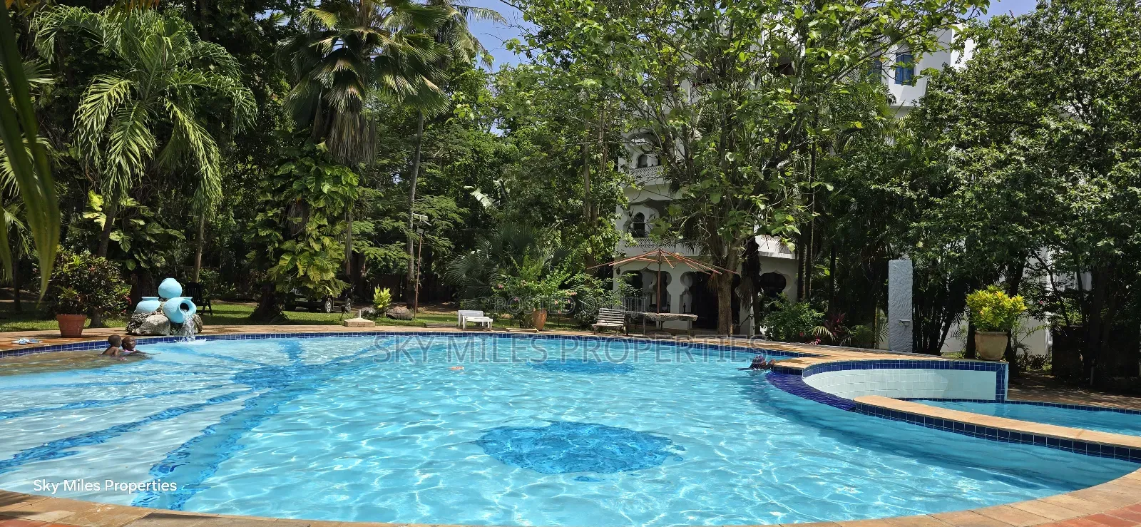 Luxury 3-Bedroom All-en-Suite Apartment for Holiday Bookings