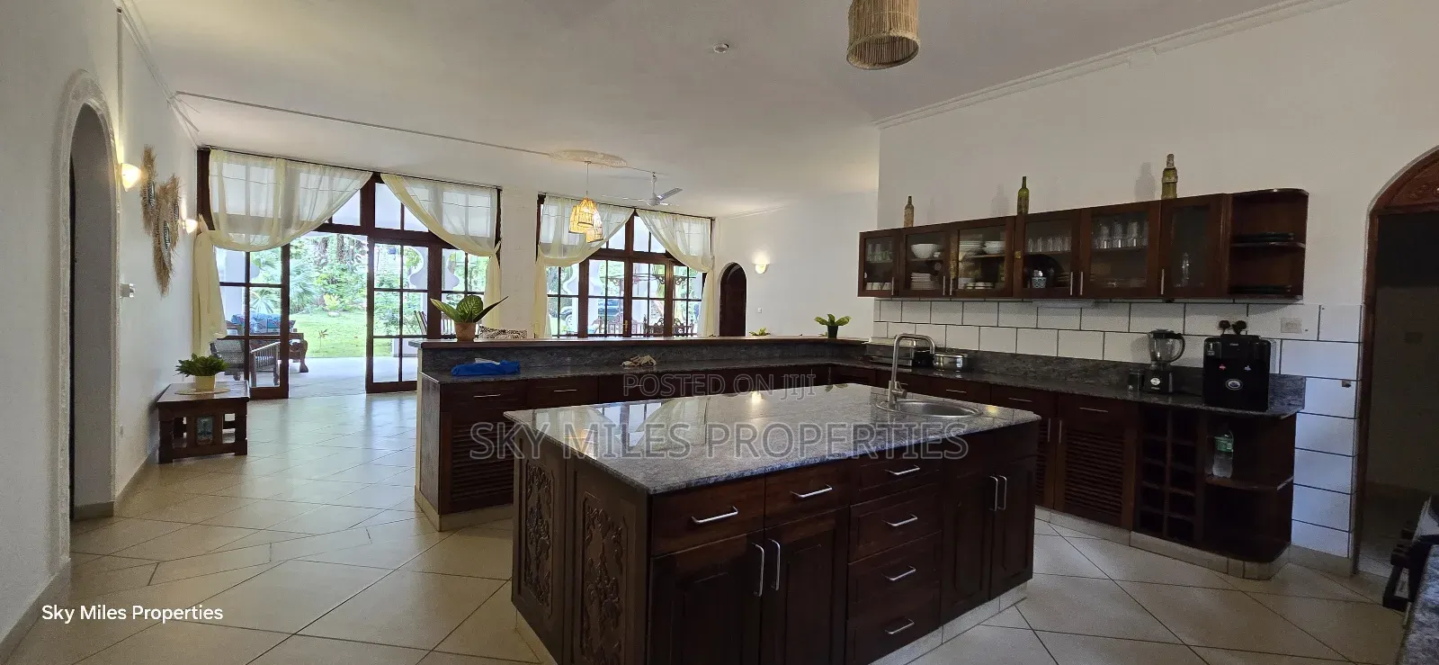 Luxury 3-Bedroom All-en-Suite Apartment for Holiday Bookings
