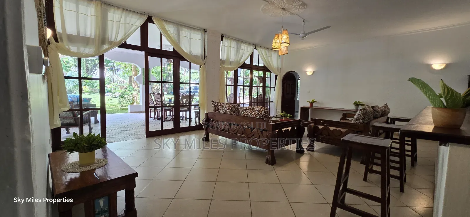 Luxury 3-Bedroom All-en-Suite Apartment for Holiday Bookings