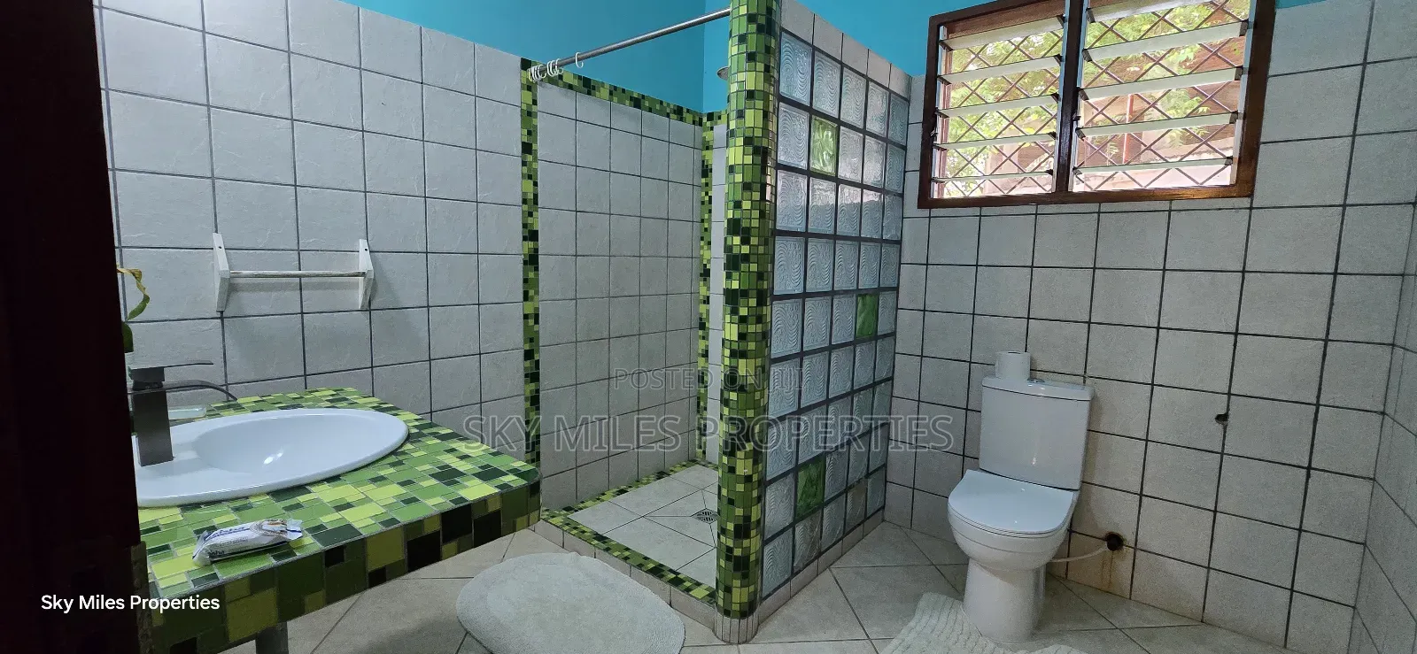 Luxury 3-Bedroom All-en-Suite Apartment for Holiday Bookings