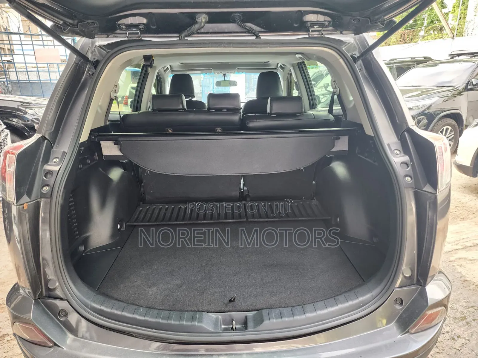 Toyota RAV4 2017 Gray